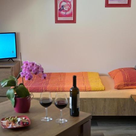 Penzion a wellness U Třeboňské madony Kültér fotó