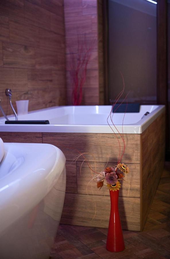 Penzion a wellness U Třeboňské madony Kültér fotó