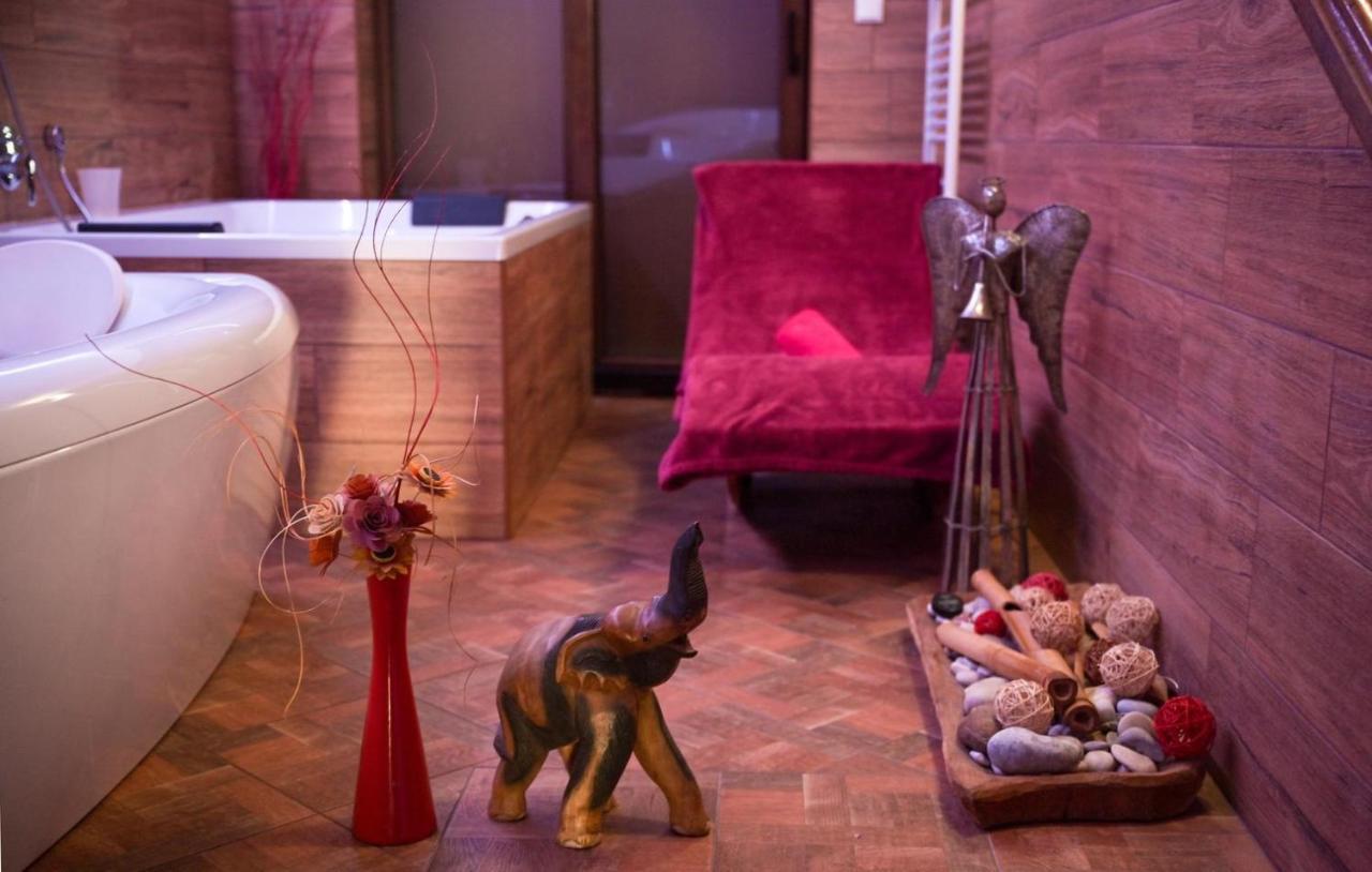 Penzion a wellness U Třeboňské madony Kültér fotó
